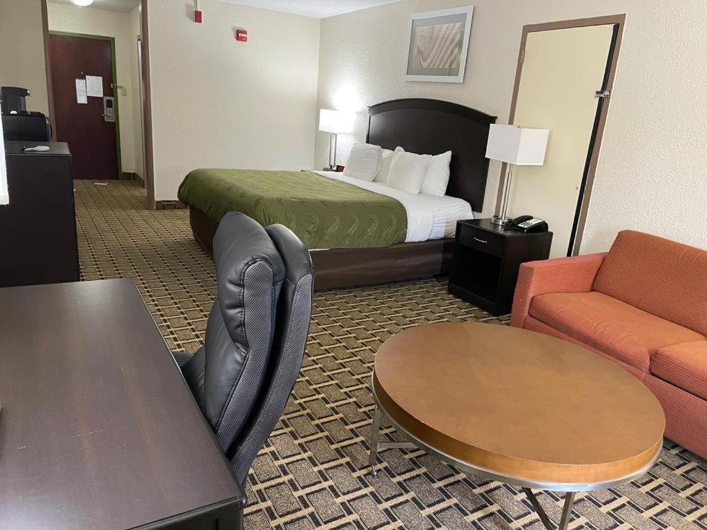 Quality Inn Vincennes Eksteriør billede